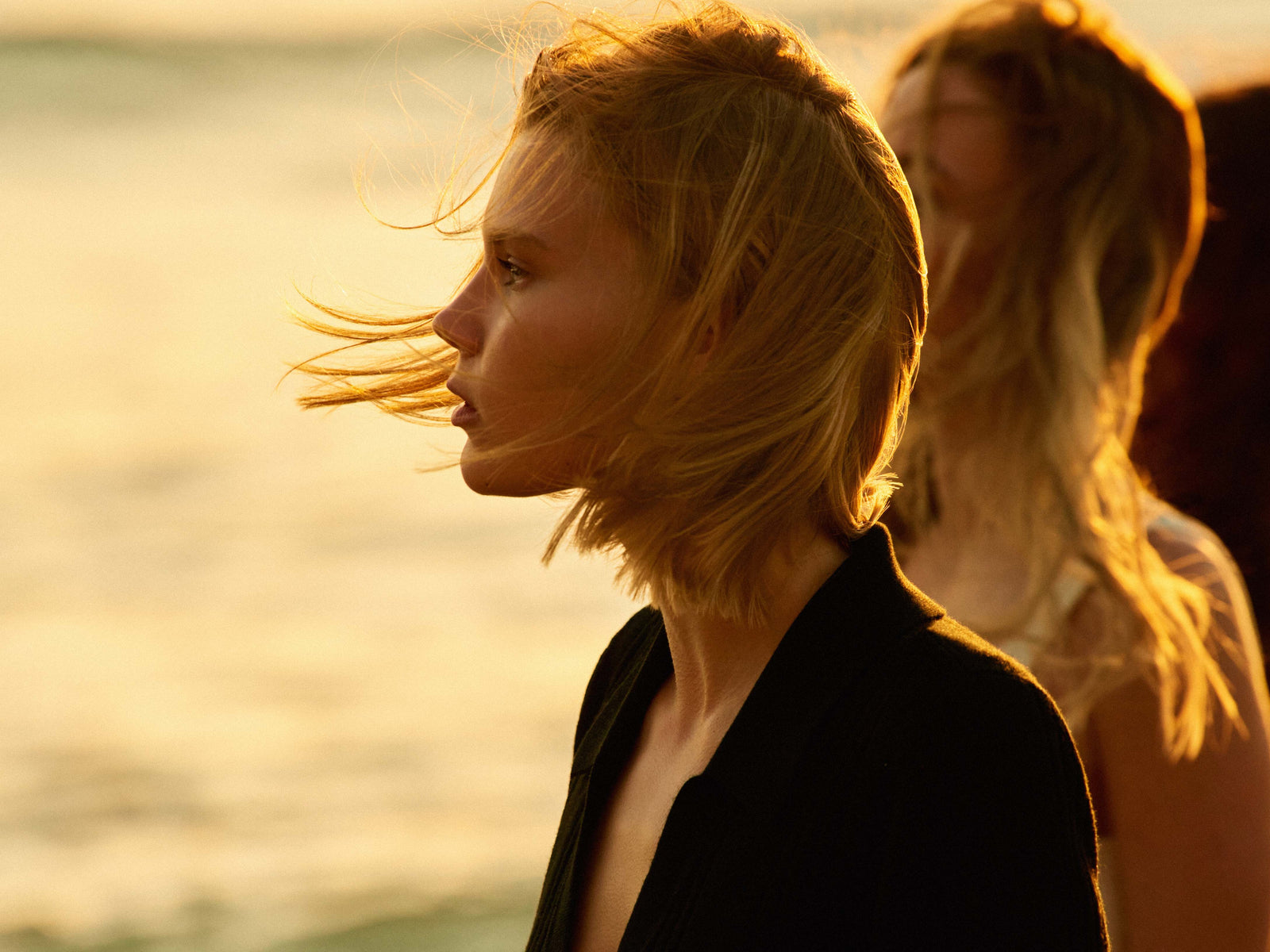 The Timeless Elegance of a Medium Blonde Bob: A Styling Guide