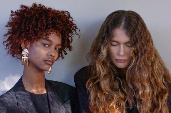 How to restore and repair colour treated hair