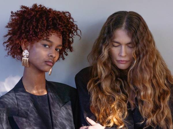 How to restore and repair colour treated hair