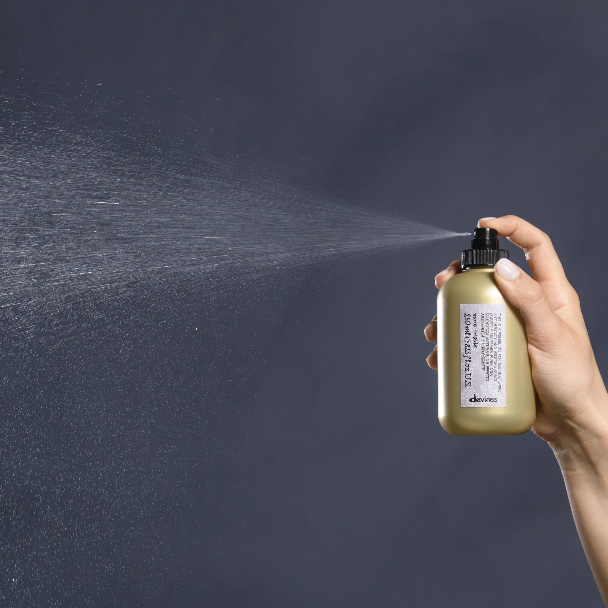 
Davines International This is a Primer - Anti-humidity bodifying tonic to support the fold in a natural way